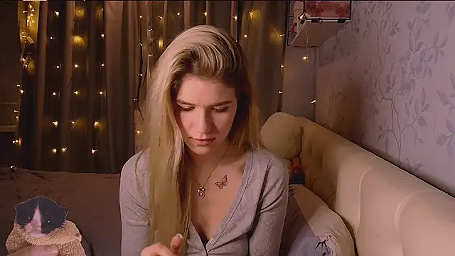 Melissa smith  online show from November 17, 10:59 pm