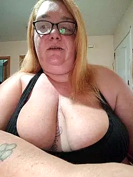 diosacurvy1984 online show from October 17, 8:17 am