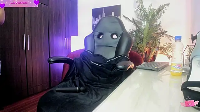 VioletParkker online show from February 6, 5:40 pm