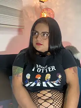 Snapshot of VanneCute1 chatting on February 18, 12:15 am VanneCute1 online show from February 18, 12:15 am