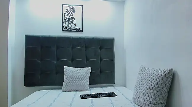 wolfandsky online show from February 7, 1:11 pm