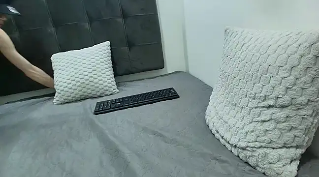 wolfandsky online show from March 4, 5:24 pm