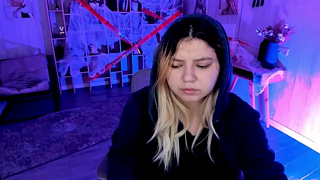 DiaAngell online show from November 2, 10:56 pm