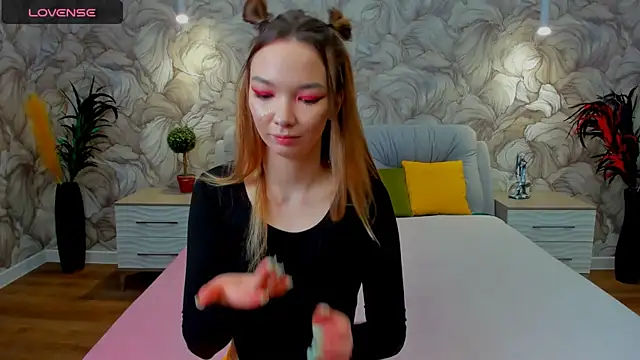 SusannJohnson online show from March 19, 2:05 am