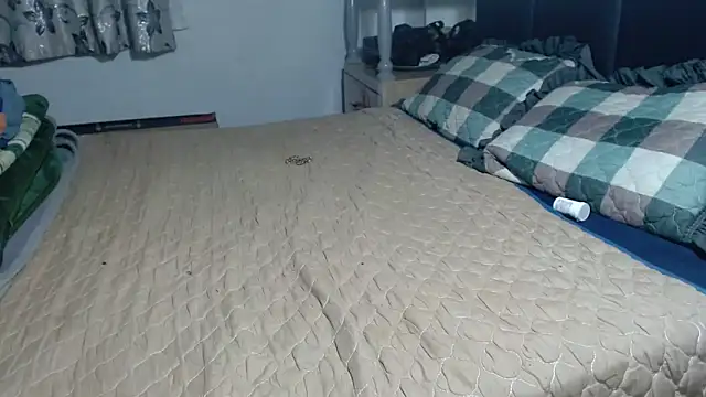 Snapshot of bubblendz1988 chatting on October 28, 4:42 pm bubblendz1988 online show from October 28, 4:42 pm