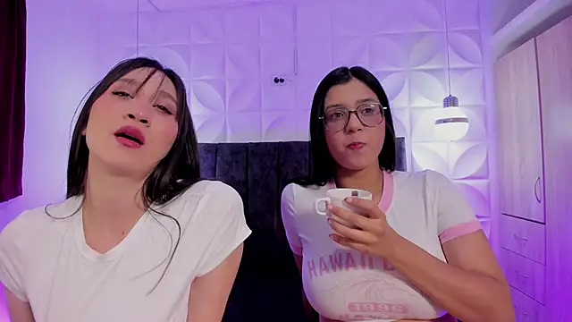 Snapshot of angel_x13 chatting on November 18, 7:18 pm angel x13 online show from November 18, 7:18 pm