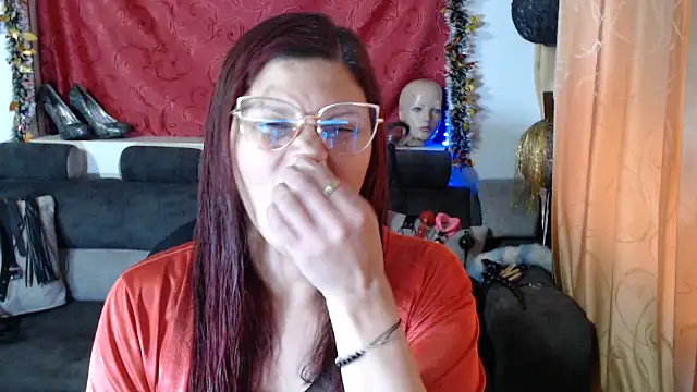 sachaclinford online show from November 21, 7:56 pm