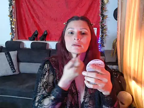 sachaclinford online show from November 27, 5:15 pm