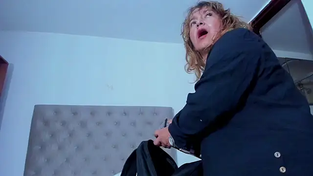 Dayana  Ospina online show from February 21, 10:26 pm