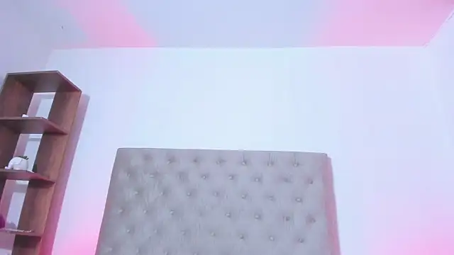 Dayana  Ospina online show from February 25, 11:11 pm