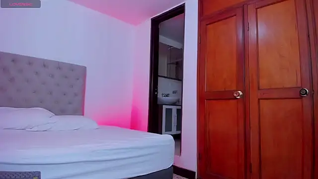 Dayana  Ospina online show from March 6, 7:32 pm