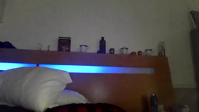 yourcourage1 online show from October 14, 2:34 am