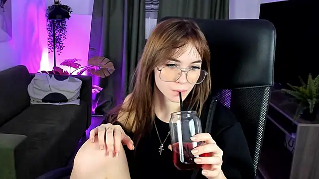 Snapshot of DakotaaJohnnson chatting on January 27, 5:48 pm DakotaaJohnnson online show from January 27, 5:48 pm