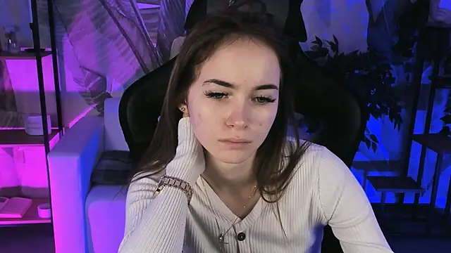 Snapshot of DakotaaJohnnson chatting on February 8, 5:18 am DakotaaJohnnson online show from February 8, 5:18 am