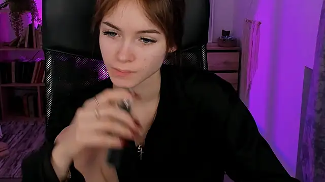 Snapshot of DakotaaJohnnson chatting on March 1, 11:39 am DakotaaJohnnson online show from March 1, 11:39 am