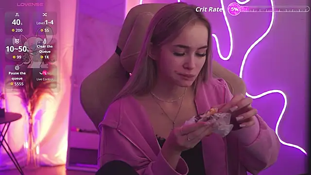 Snapshot of DakotaaJohnnson chatting on November 13, 5:06 am DakotaaJohnnson online show from November 13, 5:06 am