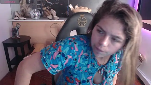 Kitten Cam online show from October 28, 2:15 am