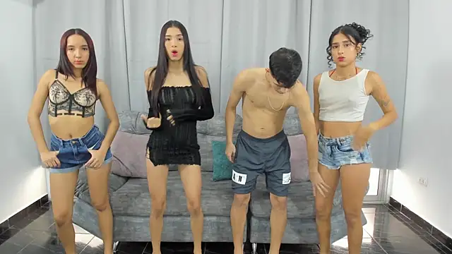 hotlittleones18 online show from March 14, 7:12 pm