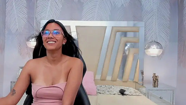 Snapshot of LIA_SWAN_ chatting on February 7, 9:58 am LIA SWAN online show from February 7, 9:58 am