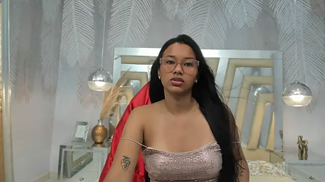 Snapshot of LIA_SWAN_ chatting on February 10, 3:46 am LIA SWAN online show from February 10, 3:46 am