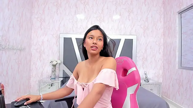 Snapshot of LIA_SWAN_ chatting on February 28, 7:15 am LIA SWAN online show from February 28, 7:15 am