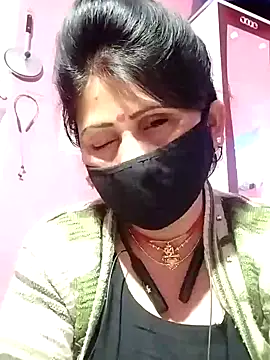 Snapshot of Bhavya_Bhan chatting on February 6, 12:33 am Bhavya Bhan online show from February 6, 12:33 am