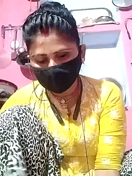 Snapshot of Bhavya_Bhan chatting on February 8, 2:58 am Bhavya Bhan online show from February 8, 2:58 am