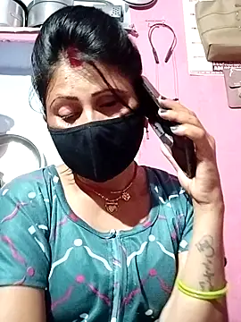 Snapshot of Bhavya_Bhan chatting on February 25, 6:42 pm Bhavya Bhan online show from February 25, 6:42 pm