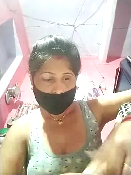 Snapshot of Bhavya_Bhan chatting on October 4, 12:19 am Bhavya Bhan online show from October 4, 12:19 am