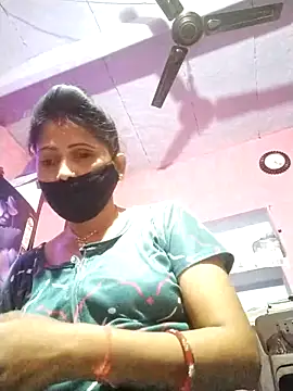 Snapshot of Bhavya_Bhan chatting on November 4, 11:48 pm Bhavya Bhan online show from November 4, 11:48 pm