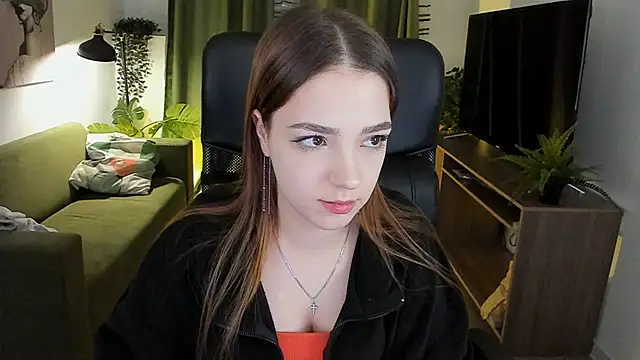 PamBeesly online show from March 5, 2:12 pm