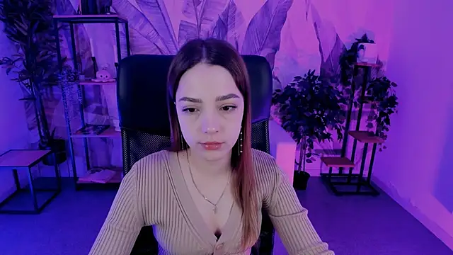 PamBeesly online show from March 13, 11:30 am