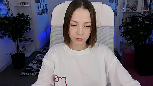 PamBeesly online show from October 27, 8:29 am