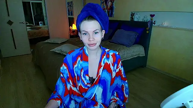 ReginaSparkle online show from March 6, 1:05 am