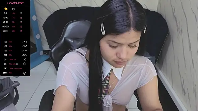 Snapshot of Paulette_v chatting on October 8, 1:09 pm Paulette v online show from October 8, 1:09 pm