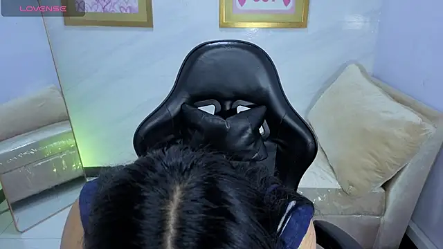 Snapshot of Paulette_v chatting on November 28, 1:14 pm Paulette v online show from November 28, 1:14 pm