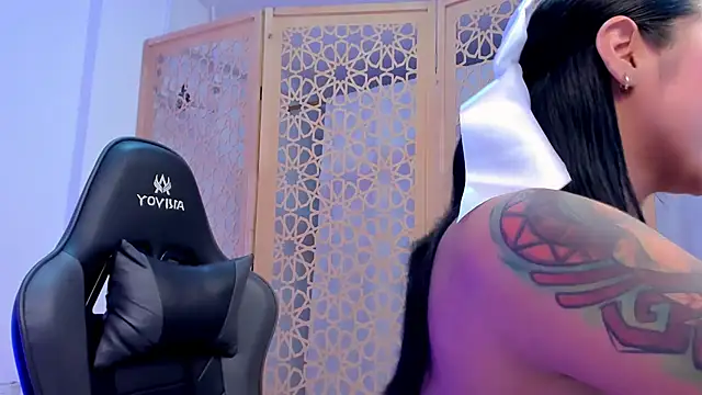 sophierooy22 online show from December 18, 6:14 pm