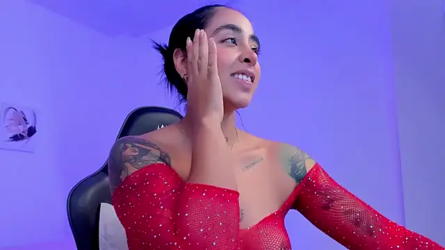 sophierooy22 online show from September 18, 9:28 pm