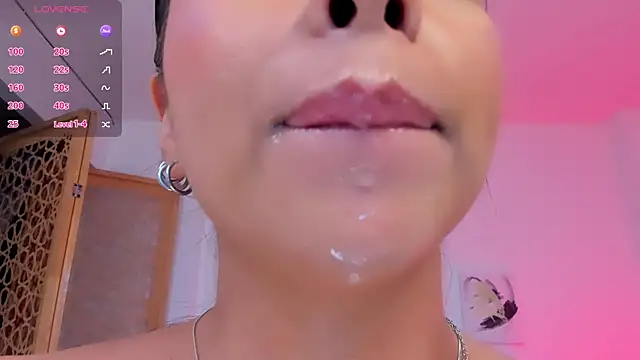 sophierooy22 online show from October 16, 1:17 am