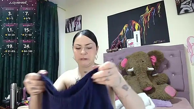 Emmie Hot online show from October 3, 12:02 pm