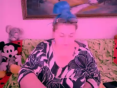 mayamayx online show from October 17, 11:02 am