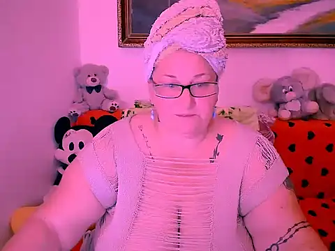 mayamayx online show from October 23, 7:01 pm