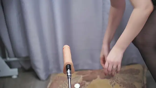 Snapshot of LillyFan-X chatting on February 15, 6:12 am LillyFan-X online show from February 15, 6:12 am