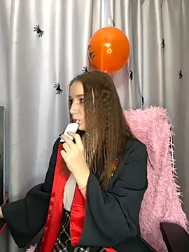 Snapshot of LillyFan-X chatting on October 25, 4:20 am LillyFan-X online show from October 25, 4:20 am