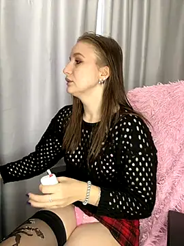 Snapshot of LillyFan-X chatting on November 3, 4:36 am LillyFan-X online show from November 3, 4:36 am