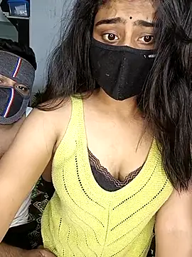 Snapshot of Love-N chatting on November 4, 5:23 pm Love-N online show from November 4, 5:23 pm