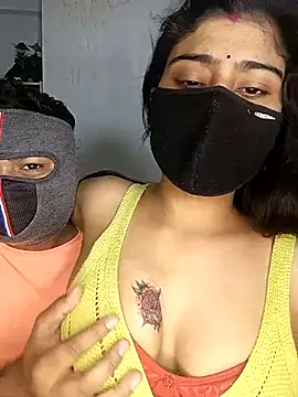 Snapshot of Love-N chatting on November 22, 7:24 pm Love-N online show from November 22, 7:24 pm