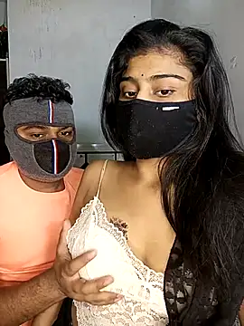 Snapshot of Love-N chatting on November 29, 10:46 pm Love-N online show from November 29, 10:46 pm