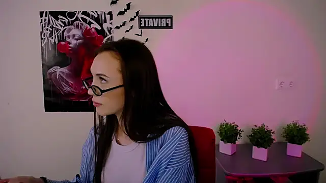 Nikonara Love online show from March 21, 11:55 am