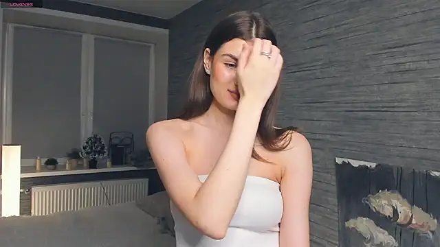 FloraDobb online show from February 9, 10:11 pm